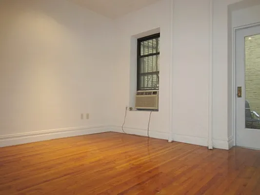 Rented by City Connections Realty | media 35