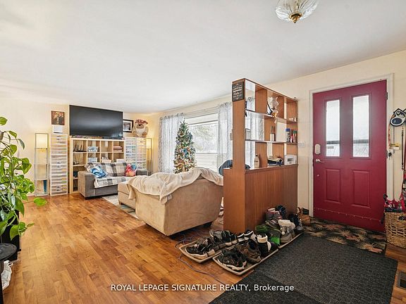 3rd image of 86 Fittons Rd E