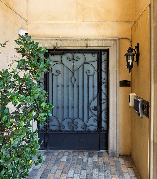 155 N Hamilton Dr #102 — Photo 5
