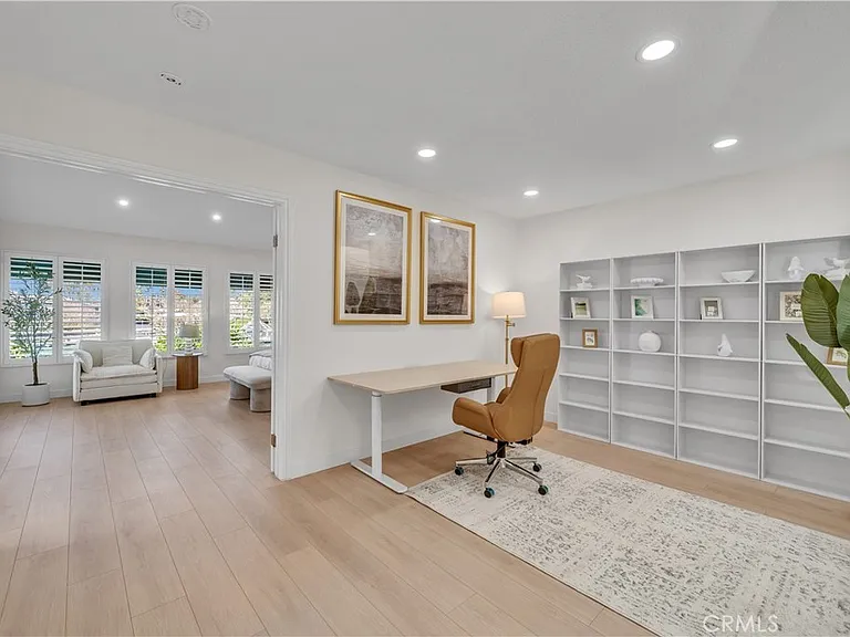 21 Lakefront — Photo 27