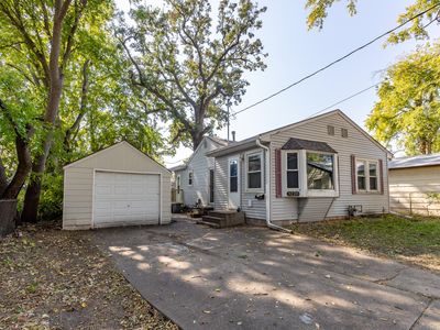 3220 Fleming Ave, Des Moines, IA, 50310