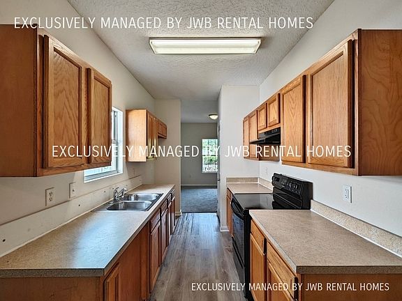 4th image of 8468 Jasper Ave