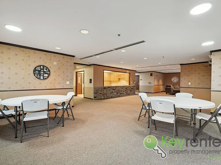 1411 S Douglas Ave #110 — Photo 28