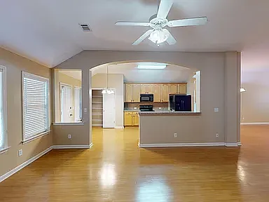 616 Lismore Pl — Photo 3