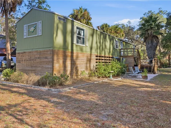 24 62nd St, Yankeetown, FL 34498