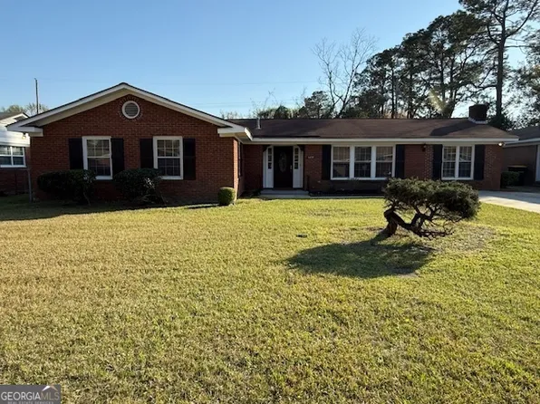 1437 Claremont Cir, Savannah, GA 31415
