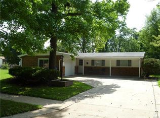 820 Claver Ln, Florissant, MO 63031
