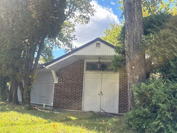 6 E Shore Trl, Stockholm, NJ 07460