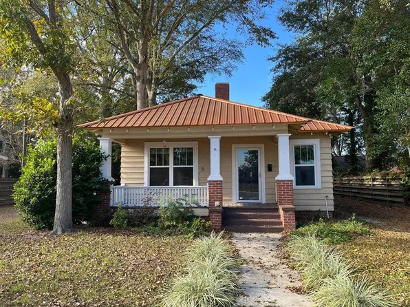 8 E Odum St, Hazlehurst, GA 31539