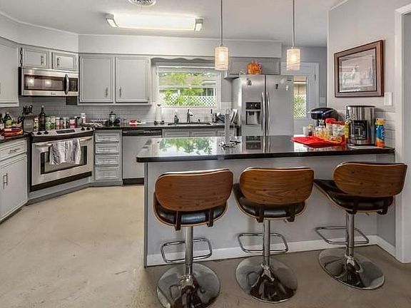 5th image of 1009 S Dexter Dr