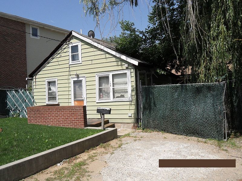 1st image of 155-16 77th St