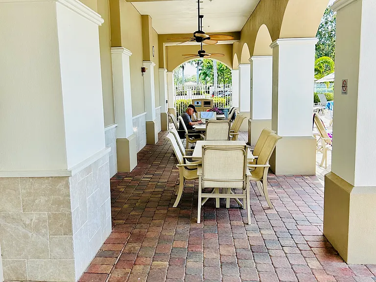 15401 Orlanda Dr — Photo 53