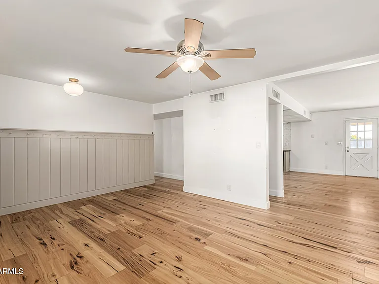 2421 S 221st Ave — Photo 10