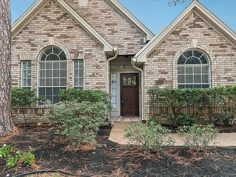 1322 W Forest Dr — Photo 5