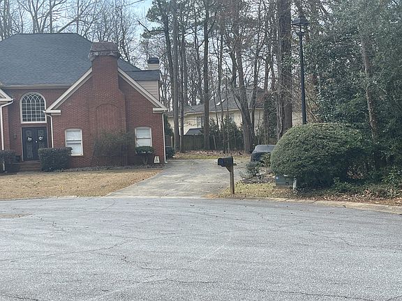4th image of 645 Laurel Wood Dr