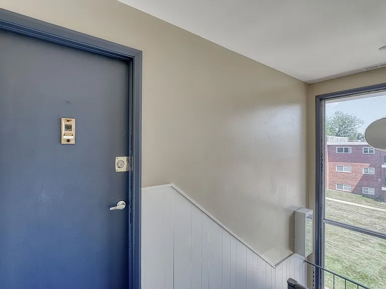 Hallways-Apartment Entrance
