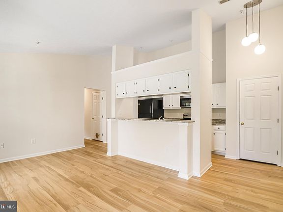 3rd image of 640 Belle Dora Ct #L-12j