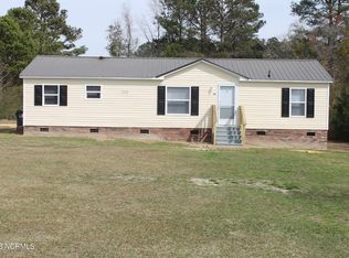 47 Valley Acres Dr, Whiteville, NC 28472