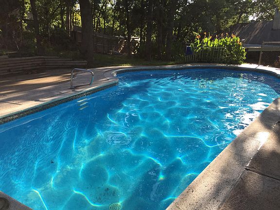 Salt water pool with play and diving pool 