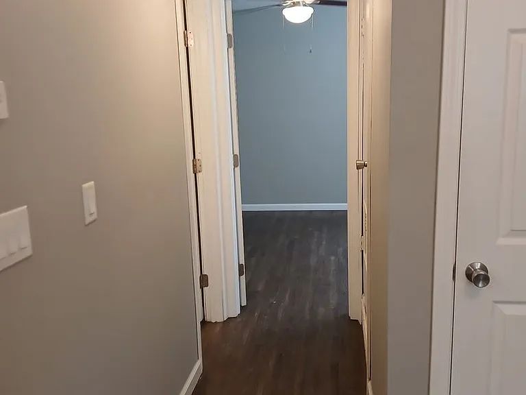 904 Georgian Dr — Photo 3