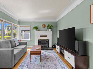 1726 Albert Ave, Victoria, BC V8R 1Z1