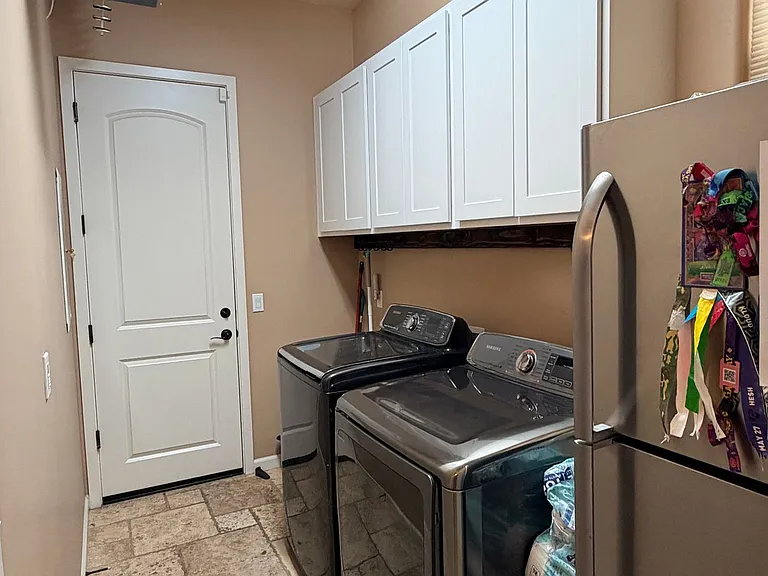 1518 E Hazel Dr — Photo 17