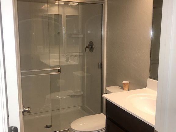 3rd image of 1530 N Balboa