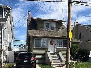 3135 Royal Ave, Oceanside, NY 11572