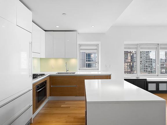 4th image of 555 W 59th St APT 20B
