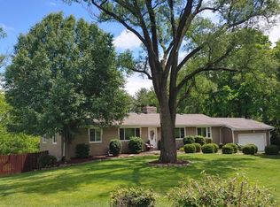 23 Quail Dr, Ballwin, MO 63021