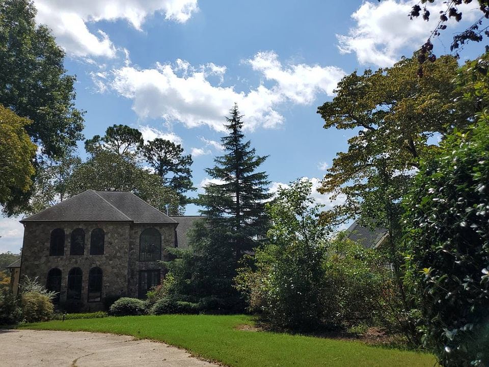 2nd image of 8 Overlook Dr