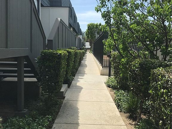 2nd image of 18550 Hatteras St Unit 80