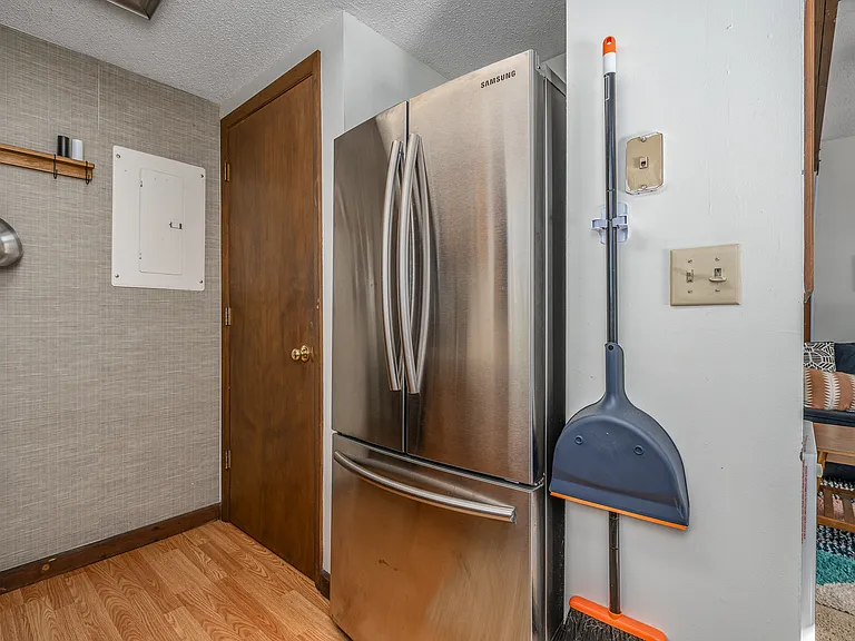 40 Spruce Ct #B — Photo 7