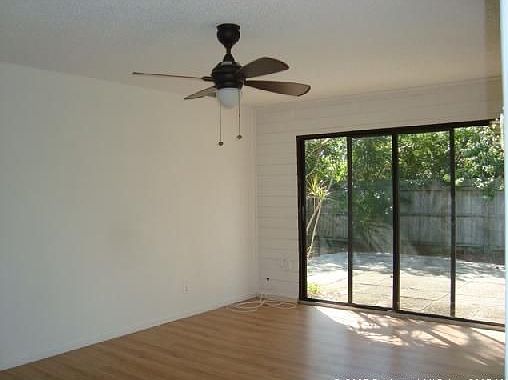 4th image of 5704 Palm Dr