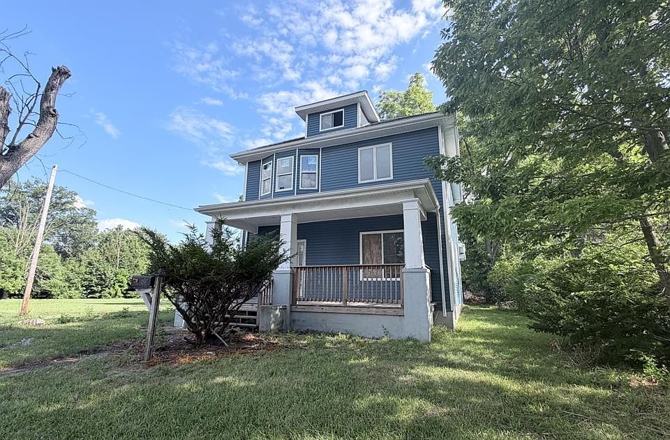 1st image of 2424 Manford St