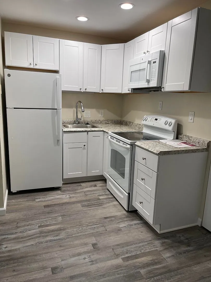 Nightingale Apartments — Photo 2
