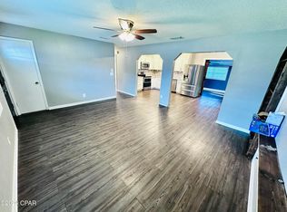 1815 Airport Cir, Panama City, FL 32405