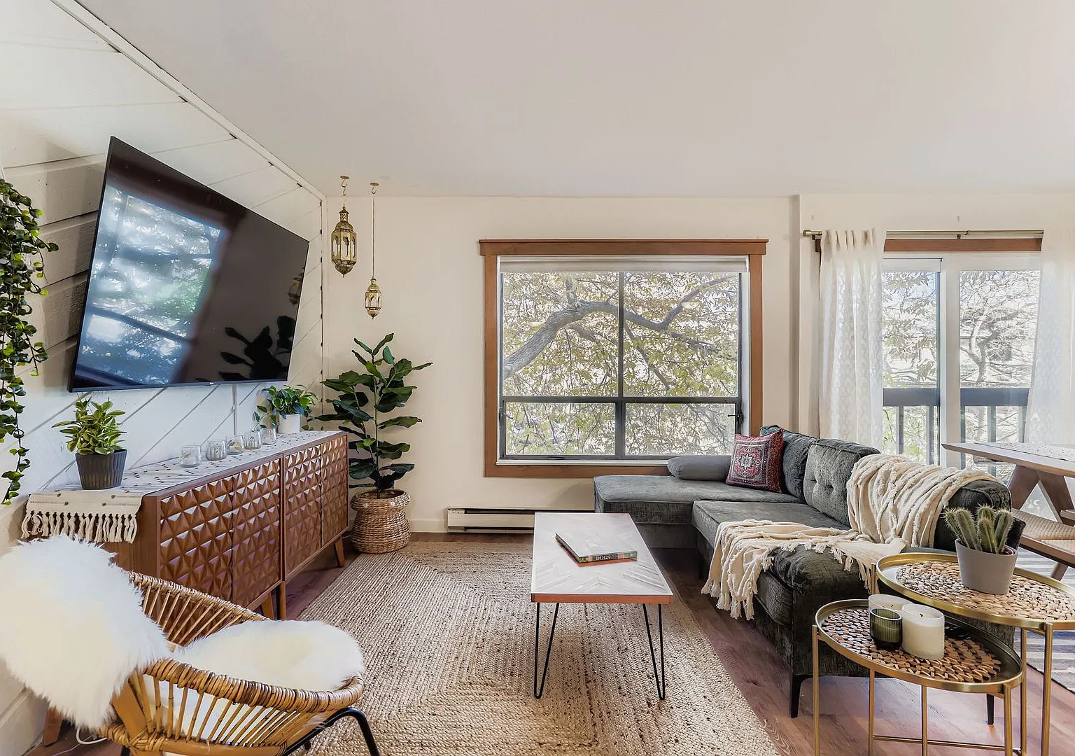 Idyllic West Boulder 2BDR Furnished Home — Photo 1