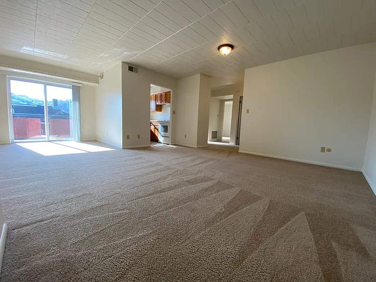 360 Maryland Ave — Photo 19