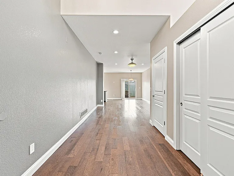 5671 Majestic Dr — Photo 2