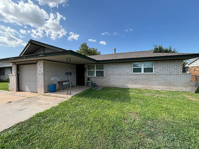 3133 SW 71st St — Photo 2