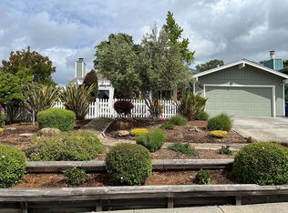 239 Pheasant Dr, Healdsburg, CA 95448