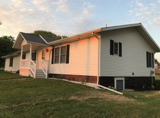 421 Kennedy St, Walnut, IA 51577