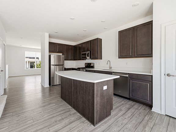 4th image of 1039 Atterberg Rd