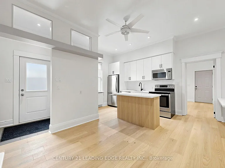 679 Woodbine Ave E #2 — Photo 6