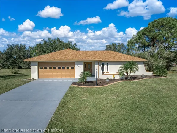 8325 Hampshire Dr, Sebring, FL 33876