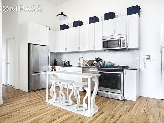 2nd image of 204 Huntington St APT 2O
