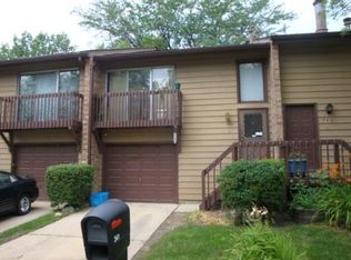 341 Ottawa Dr, Bolingbrook, IL 60440