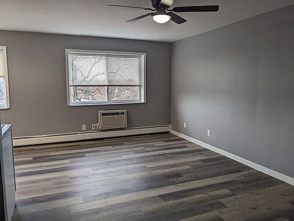 3rd image of 3440 Harvey Ave APT 9