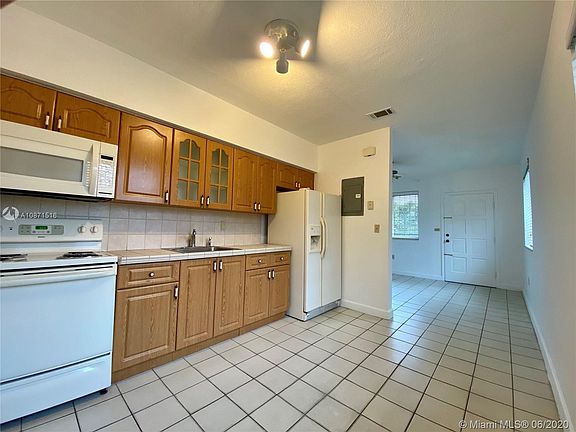4th image of 1838 NW 18th St